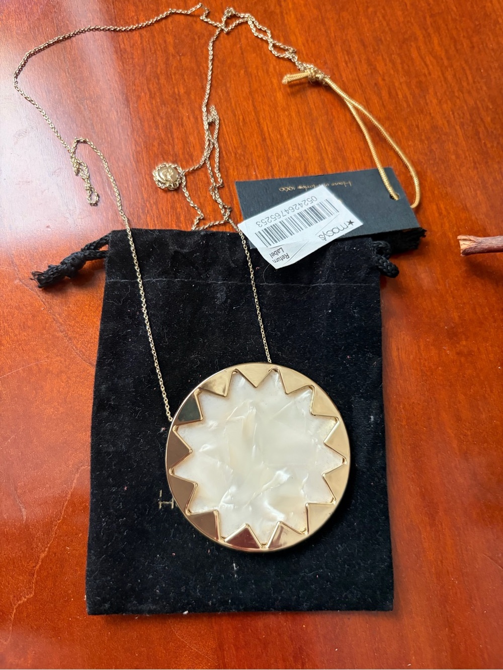 NWT House of Harlow 1960 Gold-tone Necklace with Pearl-Effect Medallion